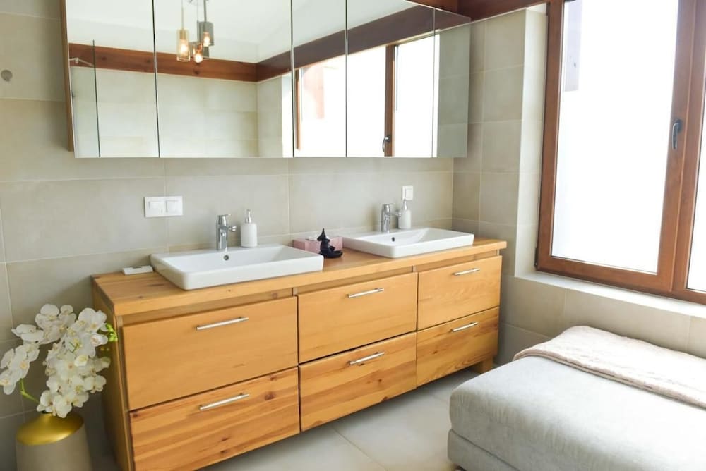 Фото Luxurious Chalet near Pirin Golf Resort