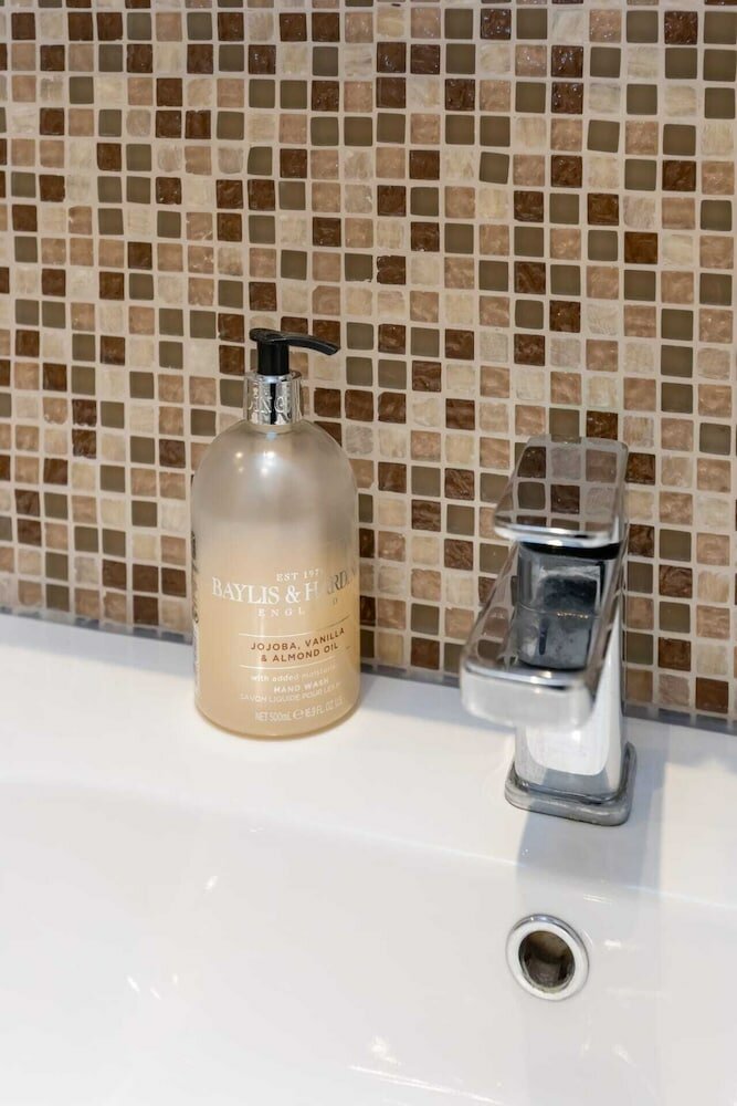 Фото Stylish 1bd High Rise Flat - Vauxhall