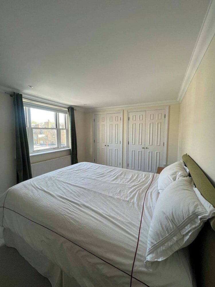 Фото Gorgeous 3bd Flat - 4 Minute Walk to Hyde Park