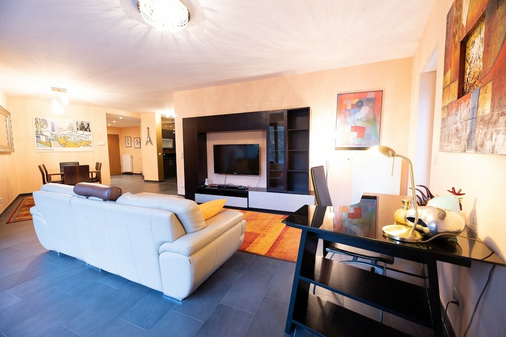 Фото Spacious 2br Apt w Terrace Pkg Near Dt