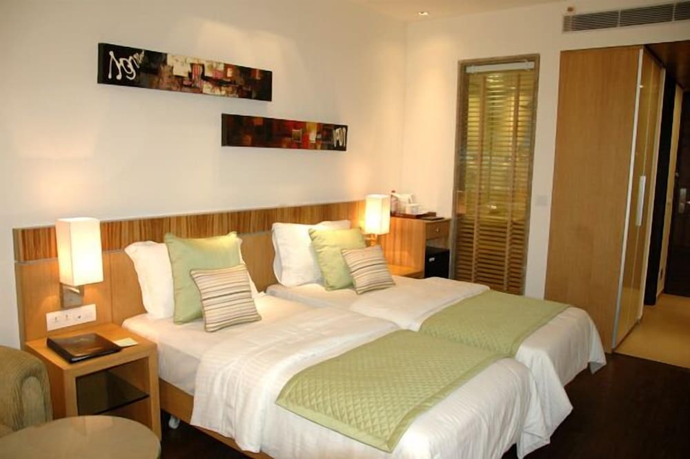 Фото Shervani Hotel Nehru Place