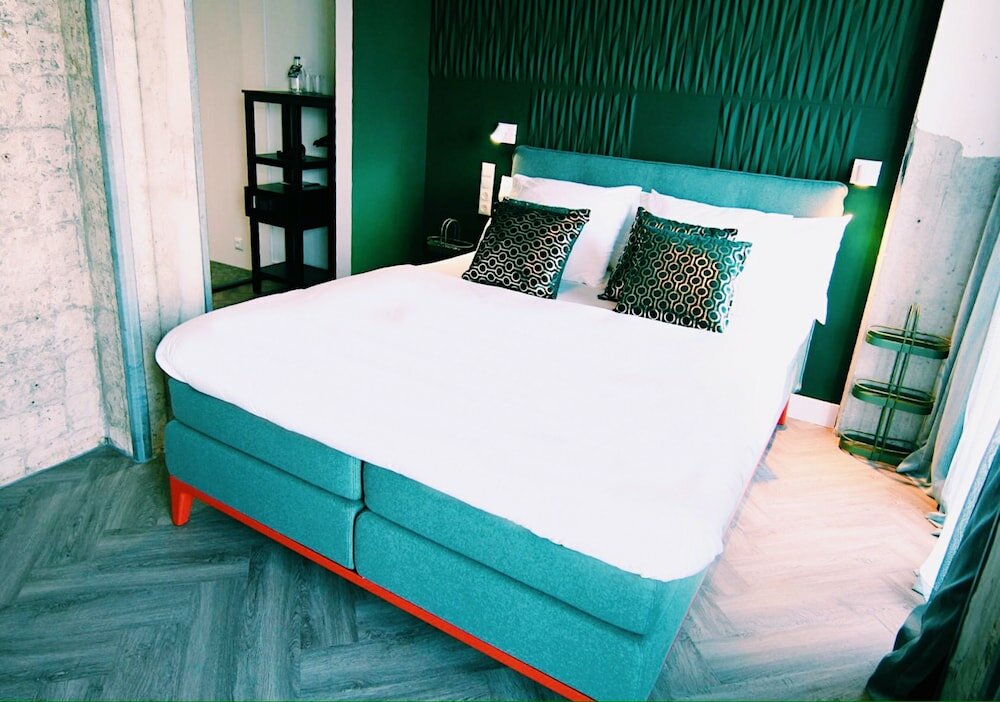 Фото Bed Bites & Business Hotel Rotterdam