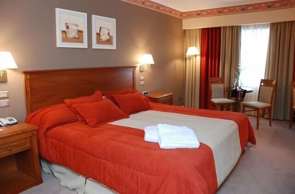 Фото Howard Johnson by Wyndham Villa Maria Casino