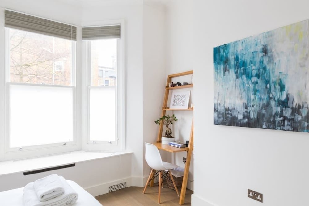 Фото Modern stylish and luxurious 1 bed flat