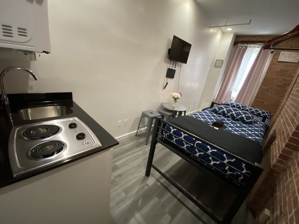 Фото 31 Street Broadway Hotel