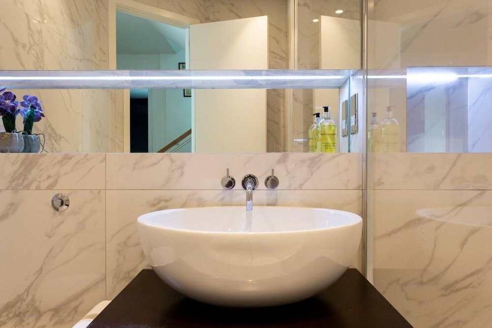 Фото Fantastic 5 Bed House in Kensington Near Museums