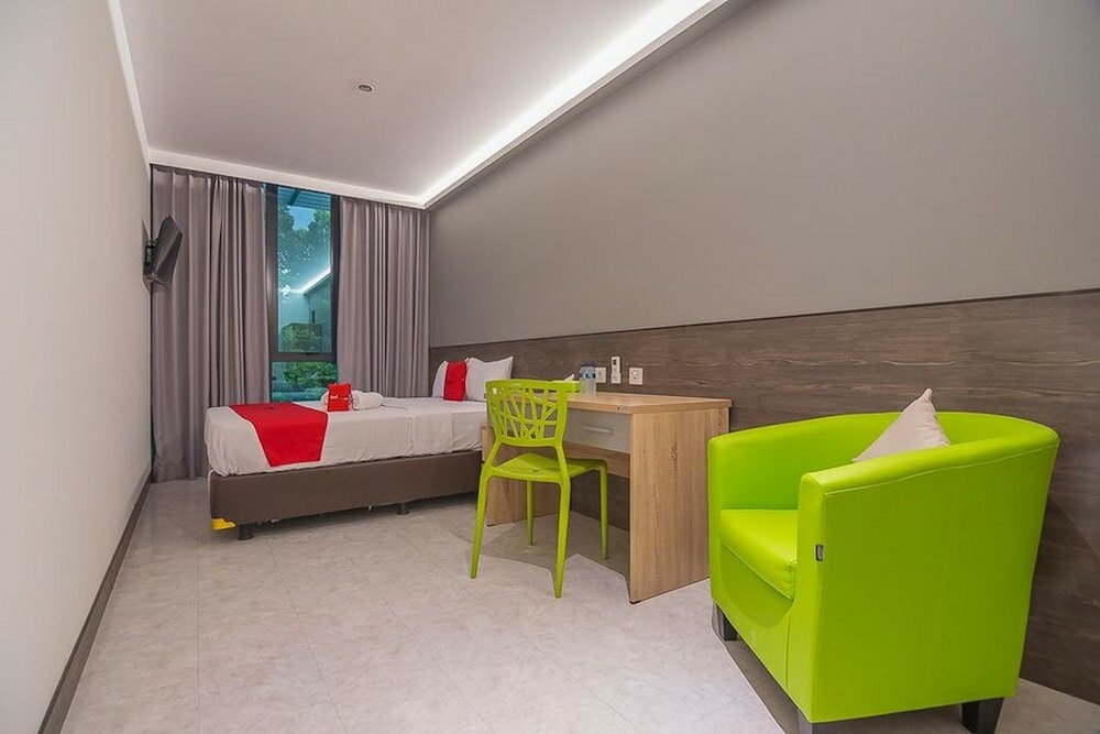 Фото RedDoorz near Taman Rejomulyo