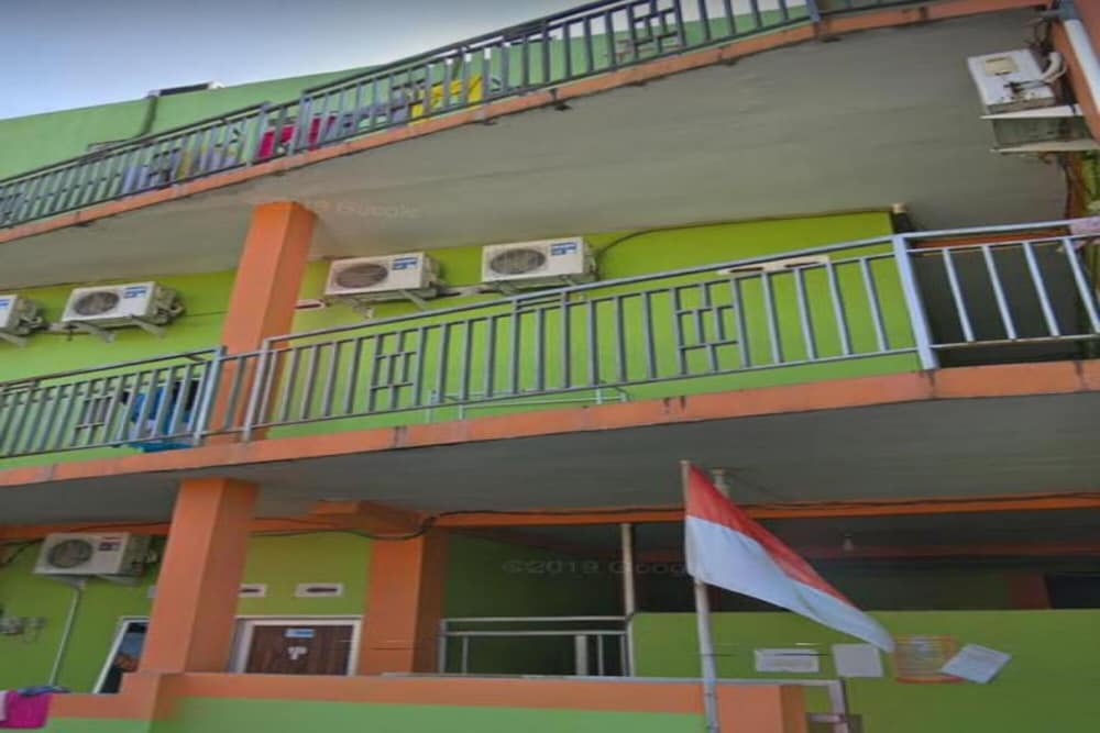 Фото Oyo 90706 Kost Alam Jaya Syariah