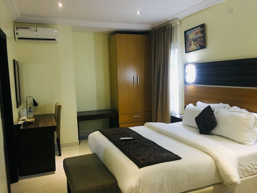 Фото Stoneside Hotel and Apartments