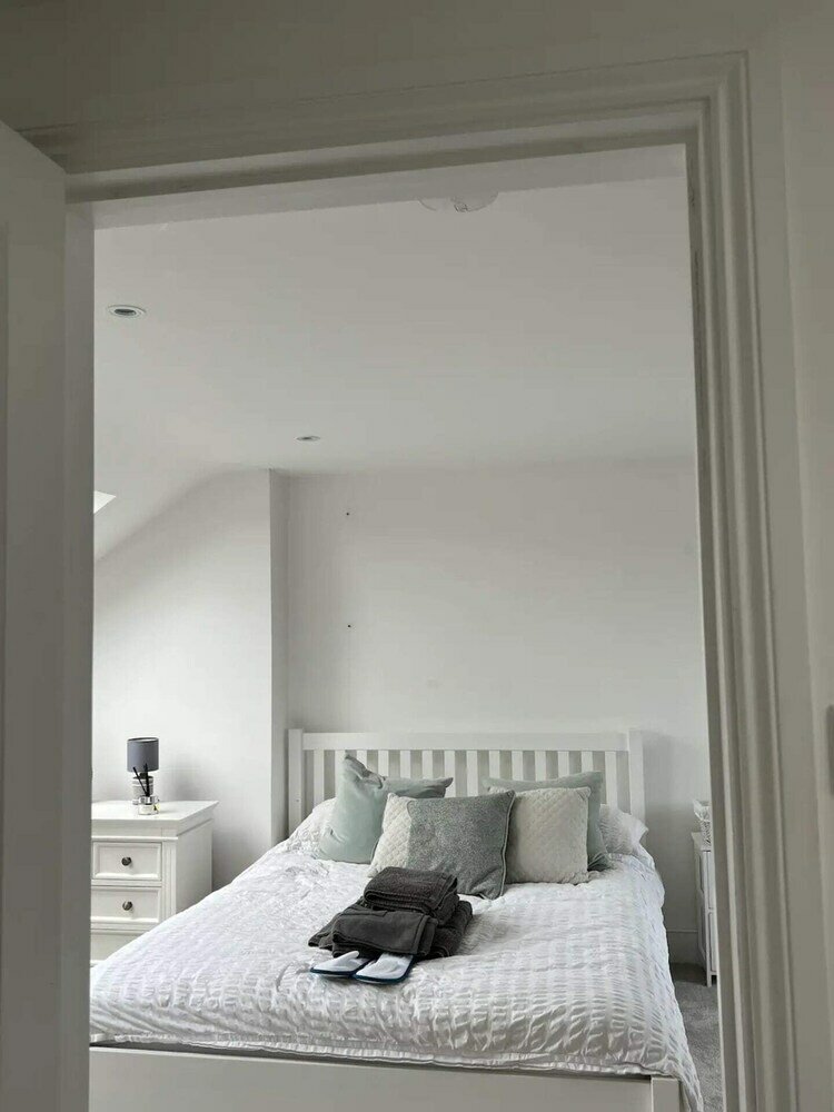 Фото Gorgeous 3 Bedroom Home in Quaint Southfields