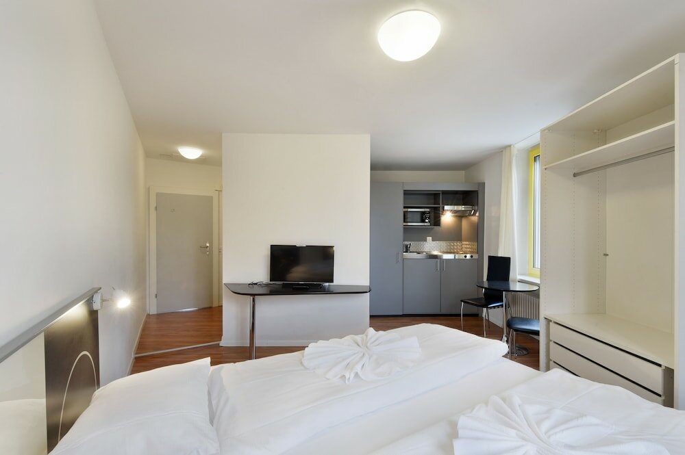 Фото Swiss Star California