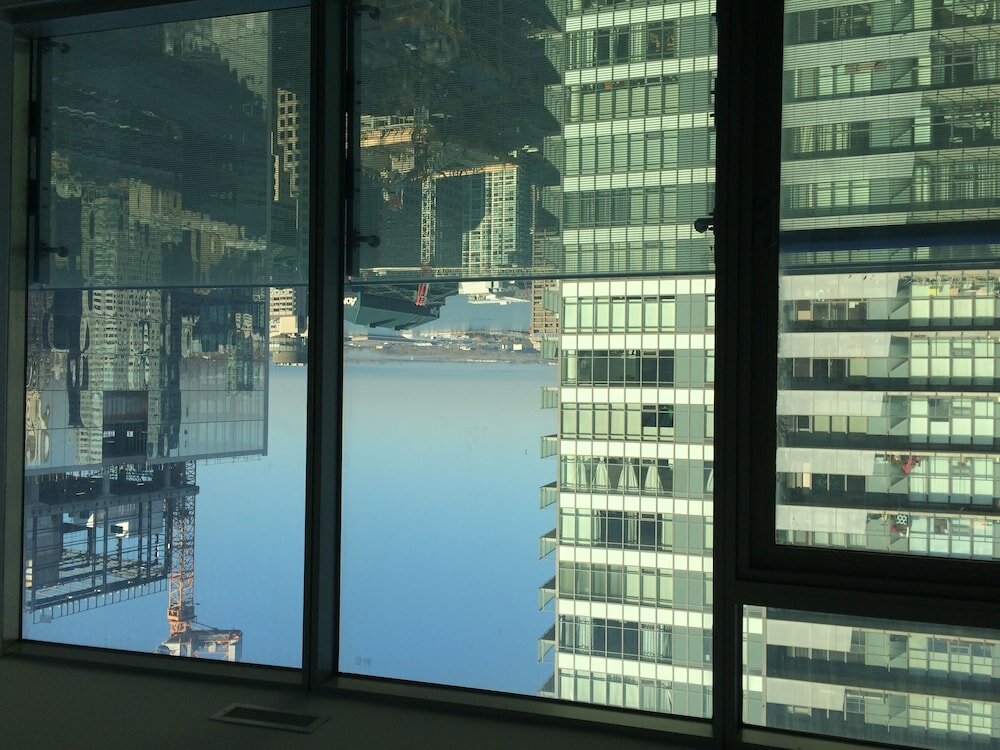 Фото To Stays - York and Lakeshore