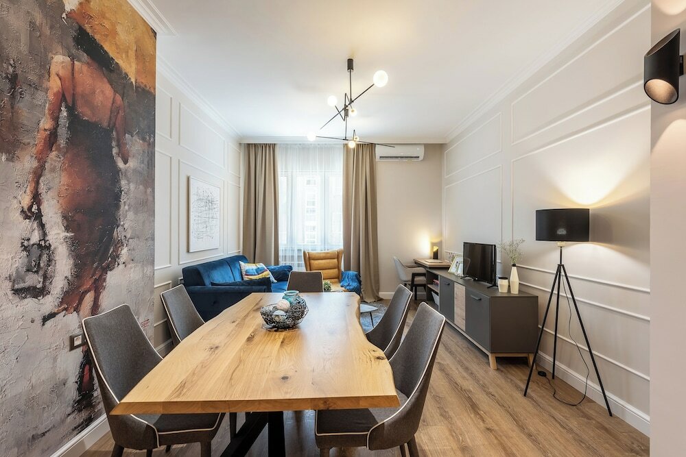 Фото Luxury & Unique-Top Center Apt. - 3bdr