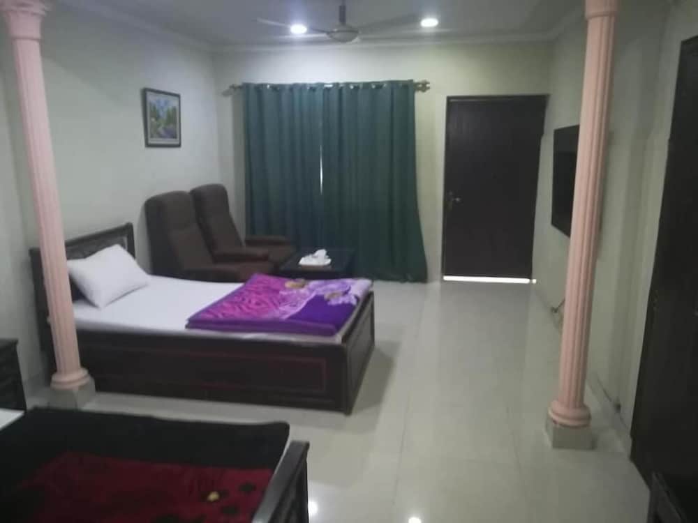 Фото Hotel Silver Sand Multan