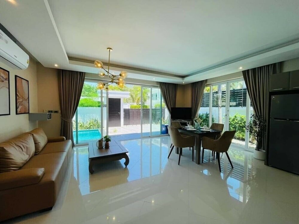 Фото Palm Oasis Pool Villa by Pattaya Holiday