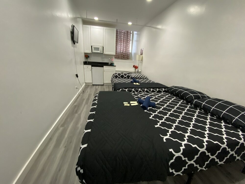 Фото 31 Street Broadway Hotel