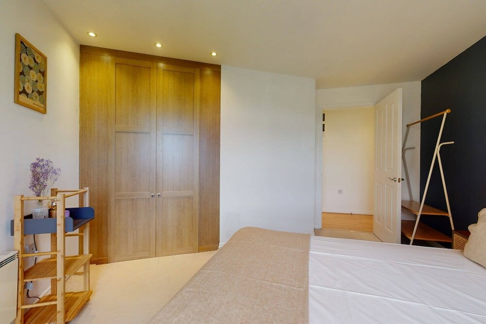 Фото Cozy Hackney Apartment