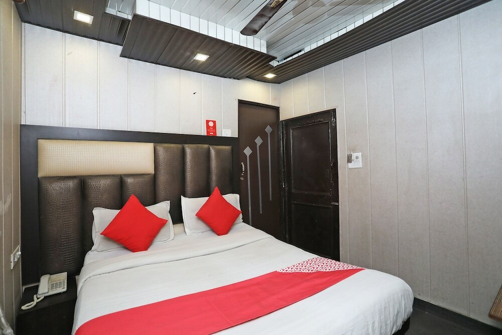 Фото Oyo 6801 Hotel Shri Sai International