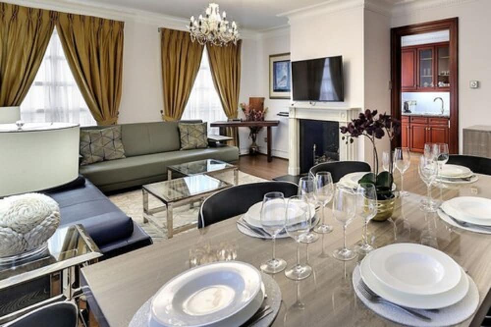 Фото Carlton Court - Mayfair