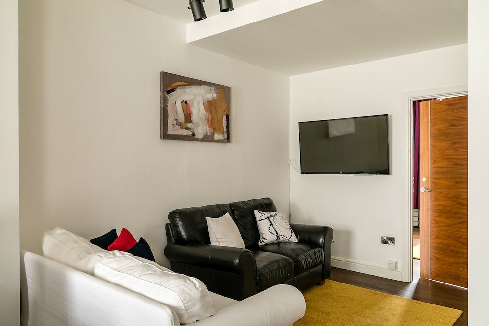 Фото Edgware Road Apartments