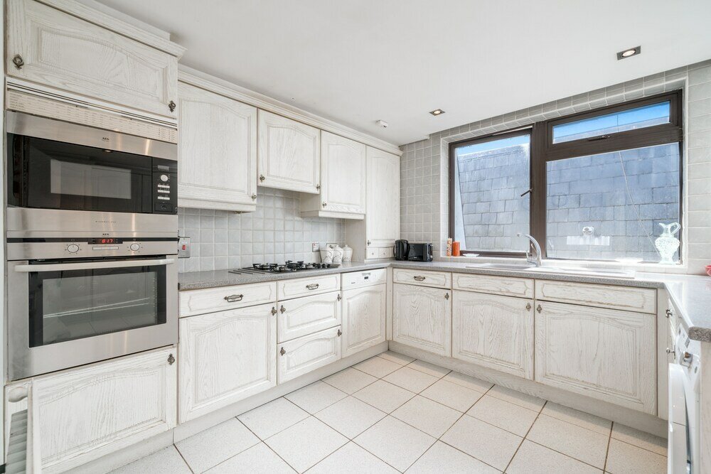 Фото Delightful Vintage 2 Bedroom Apartment