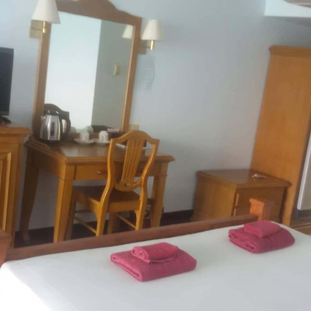 Фото Jansom Beach Resort Ranong