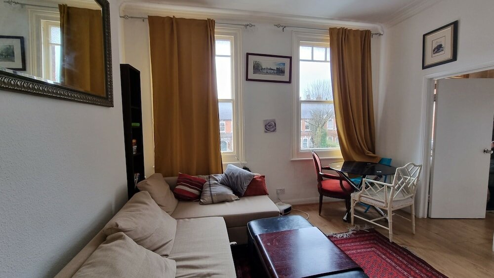 Фото Extra Large One Bedroom Flat With Parking
