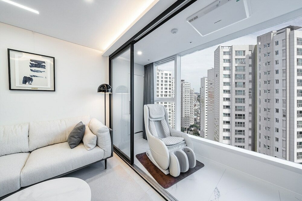 Фото Seocho Intoraon Hotel and Residence