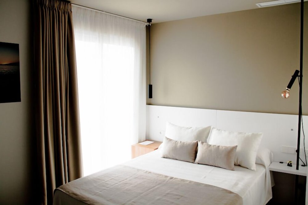 Фото Sosiego Hostal de Mar