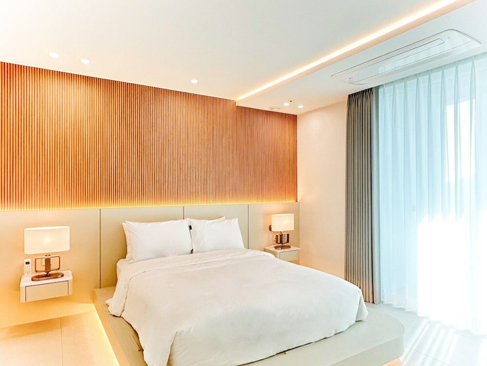 Фото Brown Suites Busan