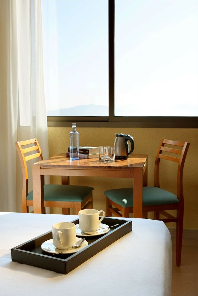 Фото Apartamentos Hesperia Barcelona Sant Joan