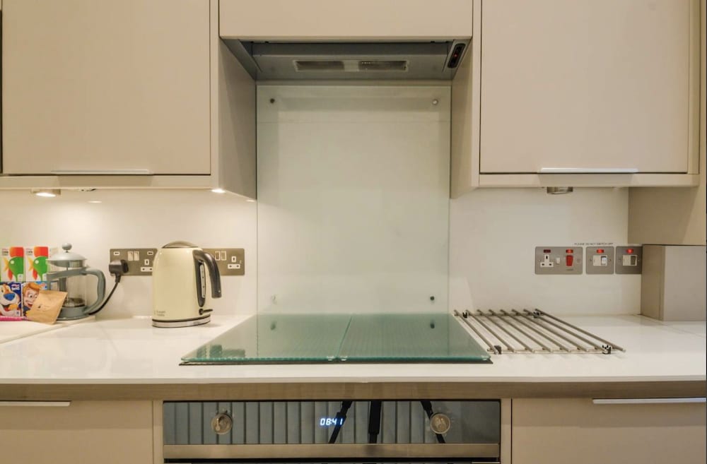 Фото Brondesbury Apartments