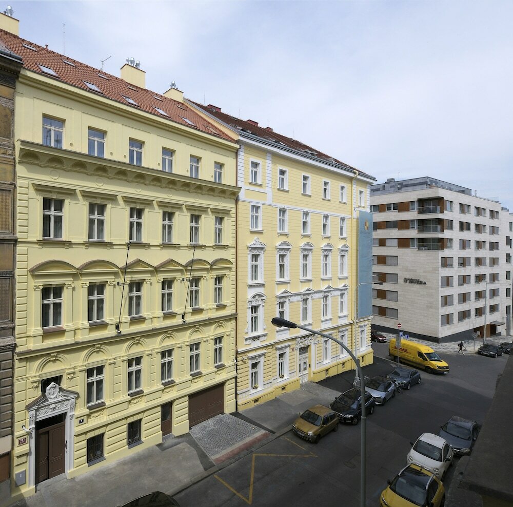 Фото DownTown Suites Rubesova