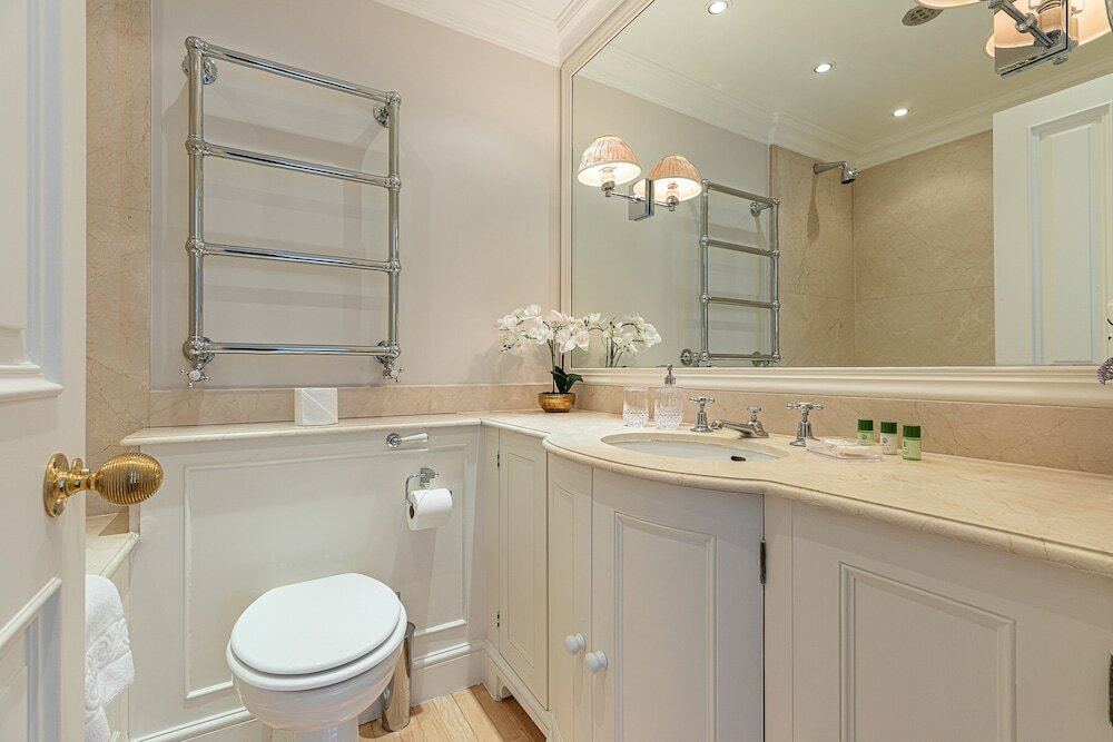 Фото Altido Stunning 6-bed house near Harrods in Knightsbridge