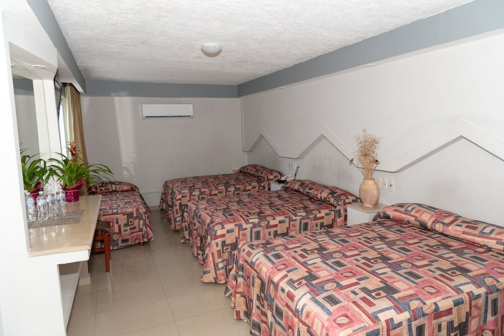 Фото Impala Hotel in front of the Ado