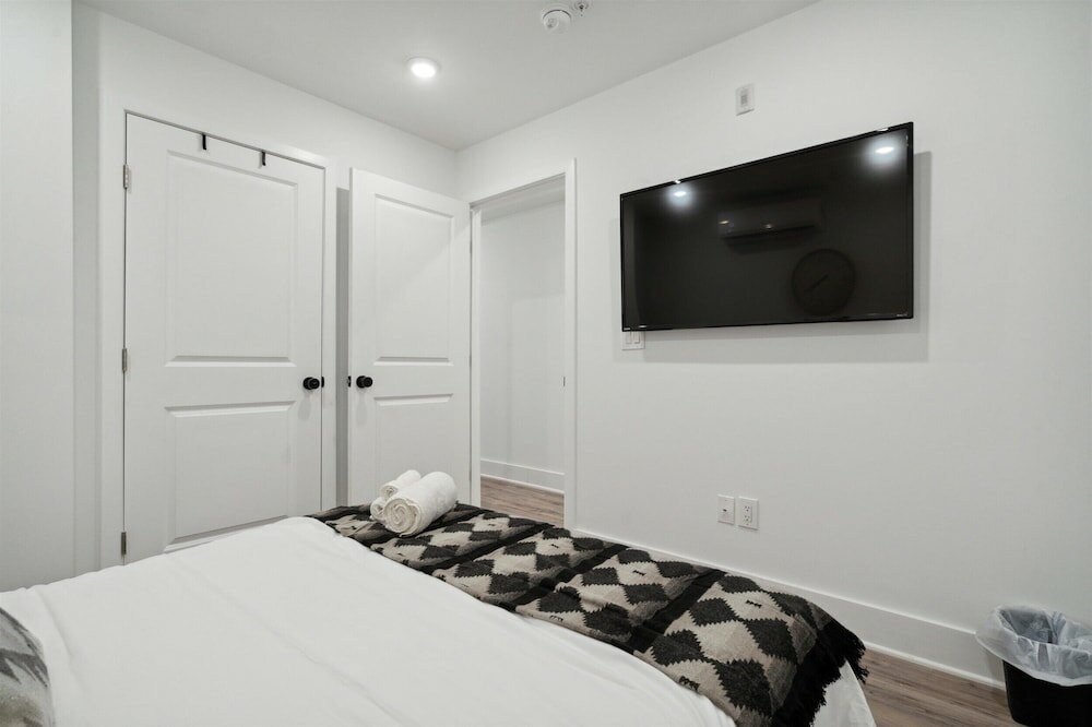 Фото Luxurious Modern Apt Near Art Museum