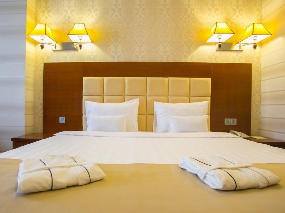 Фото Emerald Hotel