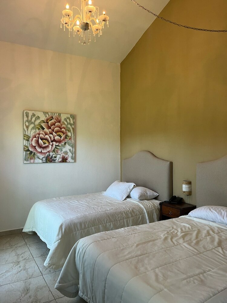 Фото Hotel Hacienda Villa Victoria