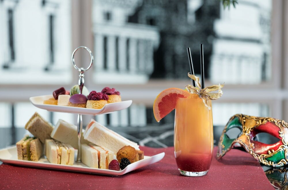 Фото NH Collection Madrid Paseo del Prado