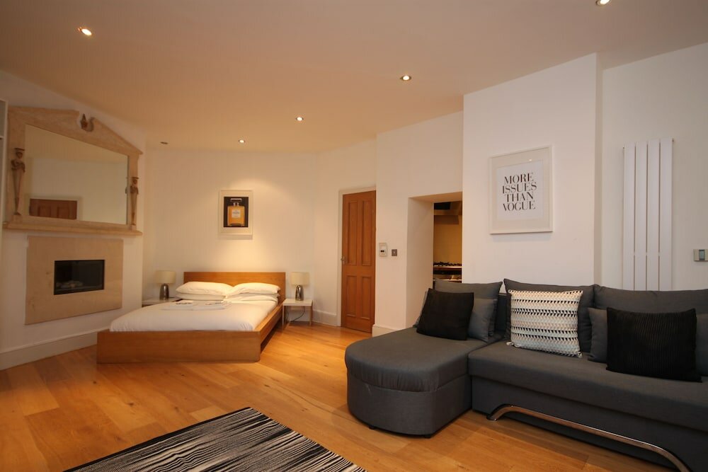 Фото Cosy Studio Oxford Street Best Location
