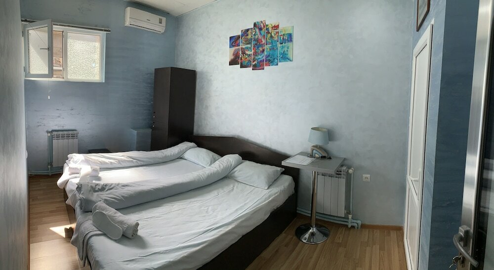 Фото Domino Yerevan Hostel and Tours