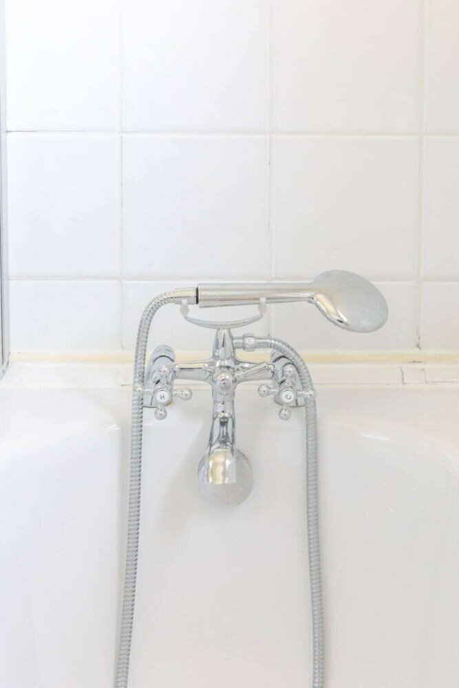 Фото Charming 2 Bedroom Home in West London