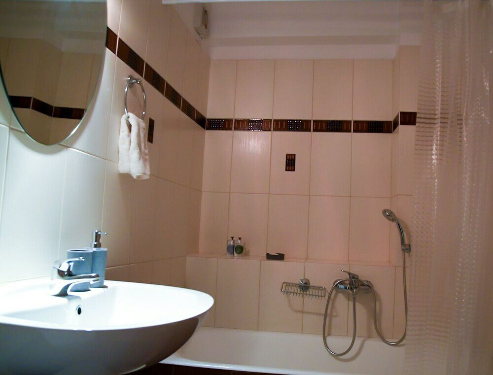 Фото Ageliki's Athens Centre 2bdrm & Parking