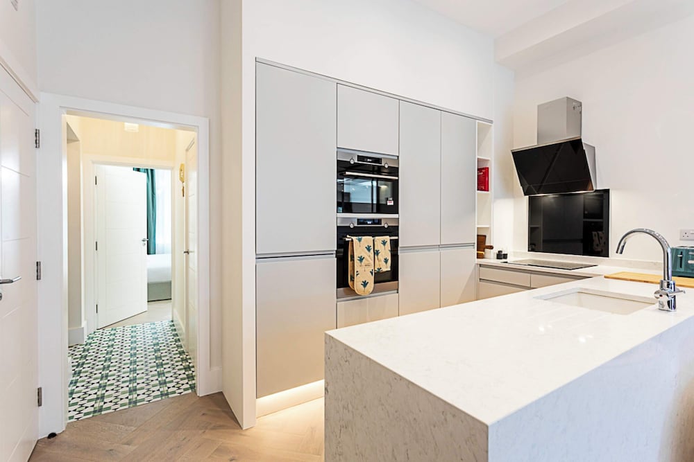 Фото Gorgeous Flat in the Heart of Acton