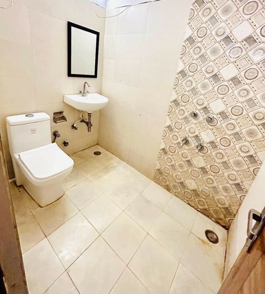 Фото Hotel Green Arrow Rohini