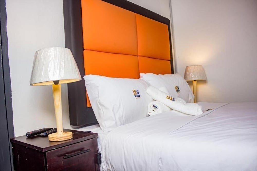 Фото 18 On Sherlock