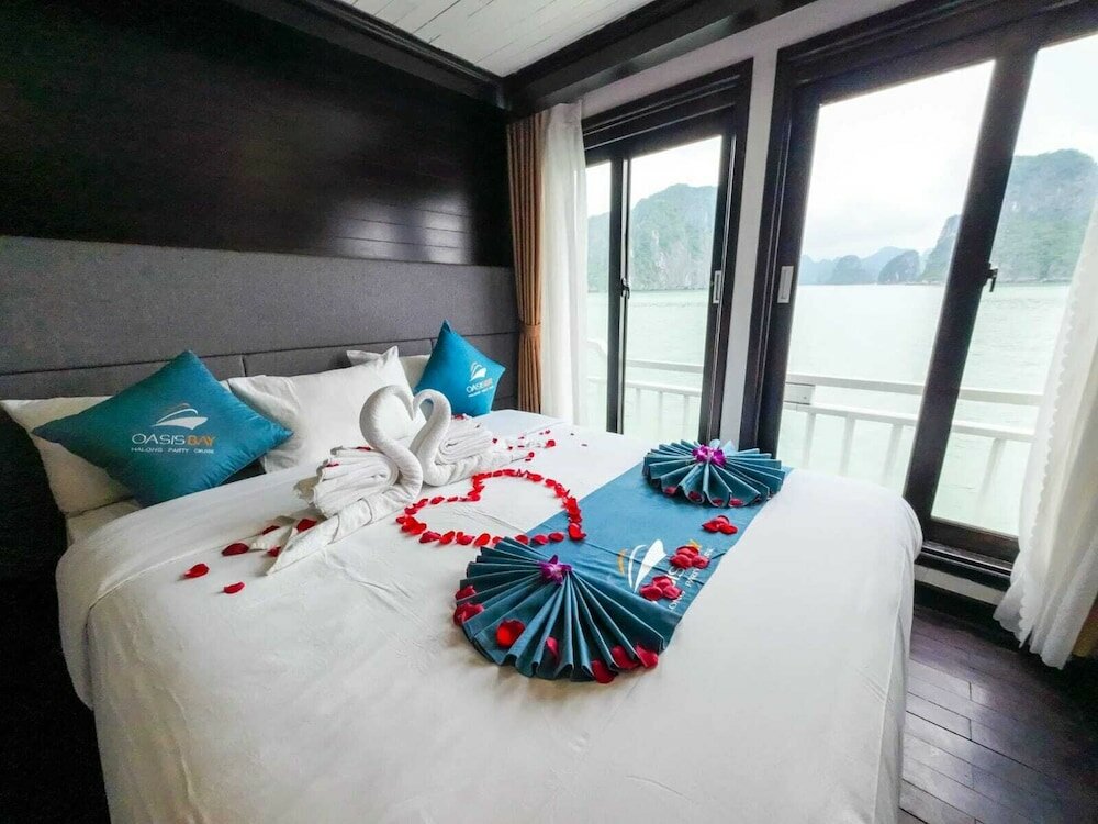 Фото Oasis Party Cruise