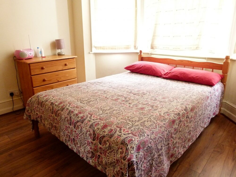 Фото Ss Property Hub - Family Apartment Barons Court