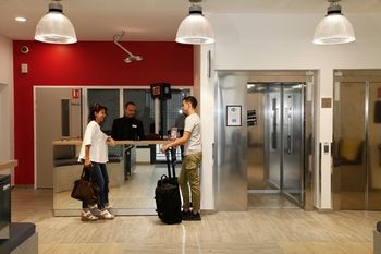 Фото Odalys Paris Levallois