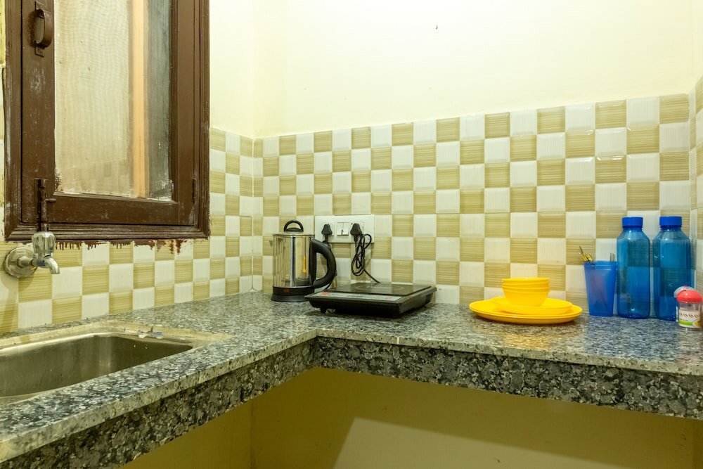 Фото Eat Sleep Wander Studio Apartments